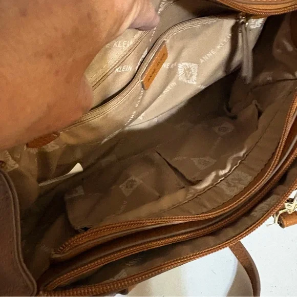 Anne Klein satchel handbag in a caramel or brown shade, - Picture 6 of 12